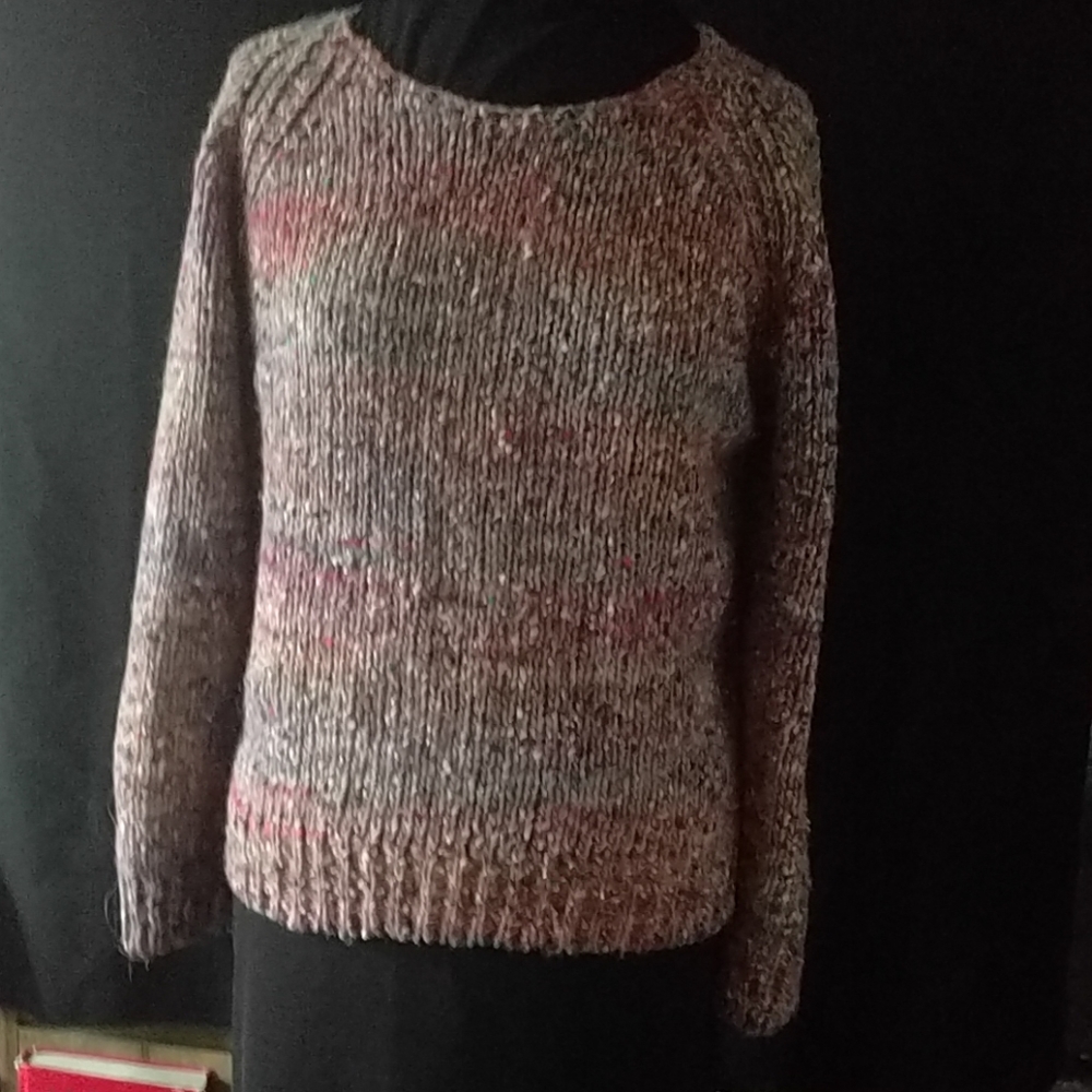 WOMEN'S SWEATER